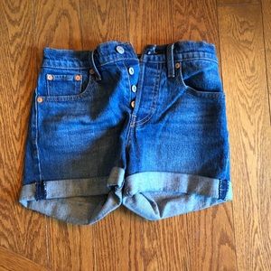 Levi’s wedgie blue jean short, cuffed